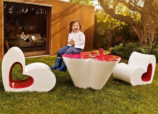 Heart Shaped Chairs/Table DKY052