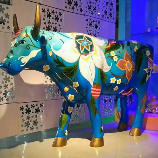 Cow Sculpture Art DKK356