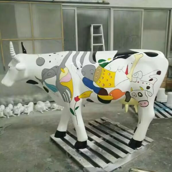 Cow Sculpture Art DKK356